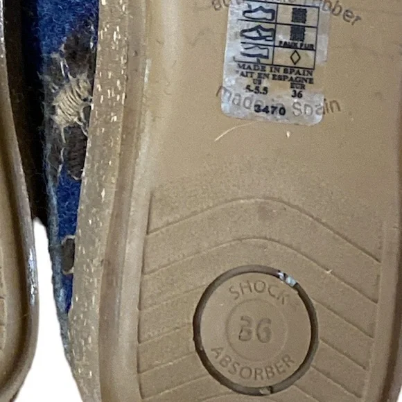 Taos Woolderness Blue and Tan Floral Embroidery Clog Mules - Picture 5 of 7